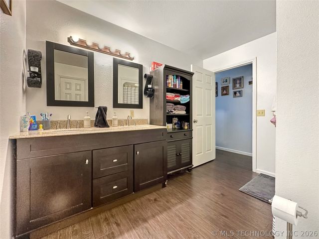 1627 S Locust Avenue, Westville, OK 74965