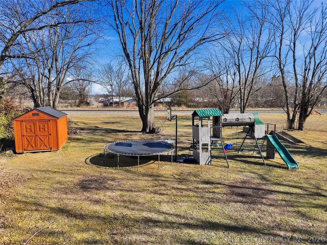 1627 S Locust Avenue, Westville, OK 74965