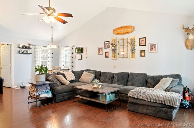 1627 S Locust Avenue, Westville, OK 74965