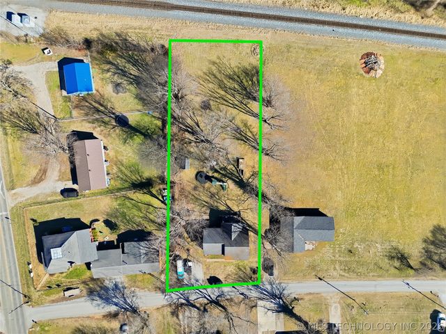 1627 S Locust Avenue, Westville, OK 74965