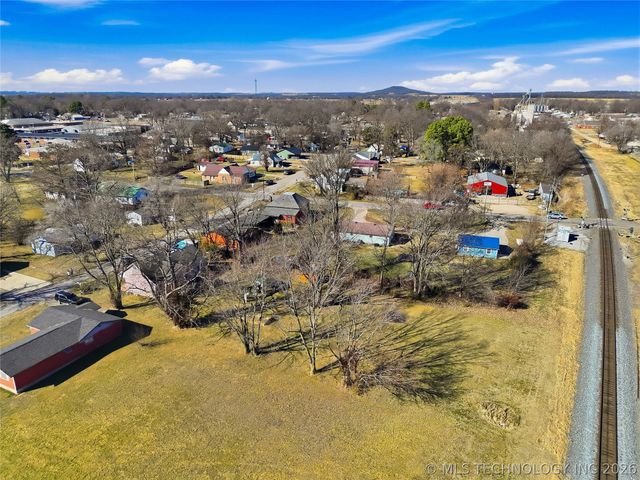 1627 S Locust Avenue, Westville, OK 74965