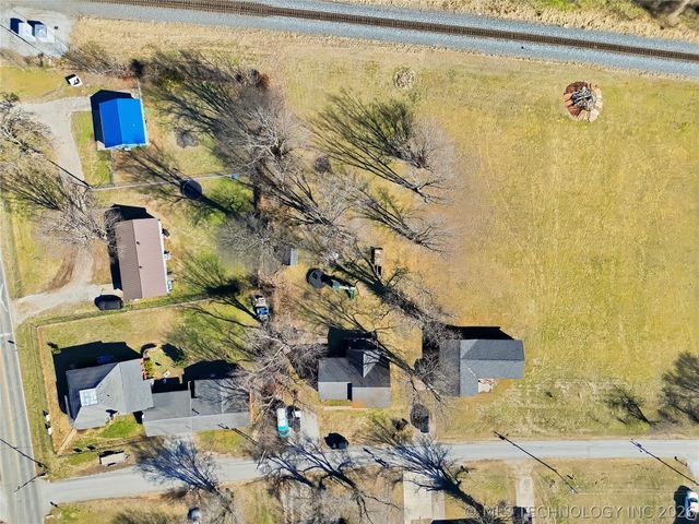 1627 S Locust Avenue, Westville, OK 74965