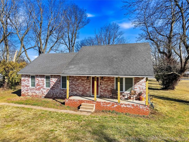 1627 S Locust Avenue, Westville, OK 74965