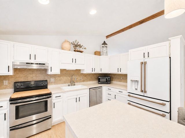 35 Radcliffe Drive, Milford, NH 03055
