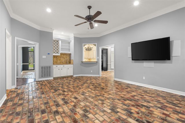 1911 Tawny Oaks Drive, Kingwood, TX 77345