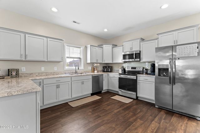 304 Maidstone Drive, Richlands, NC 28574