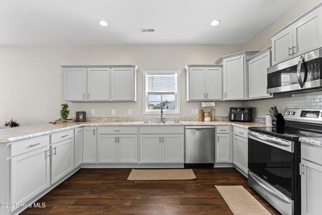 304 Maidstone Drive, Richlands, NC 28574