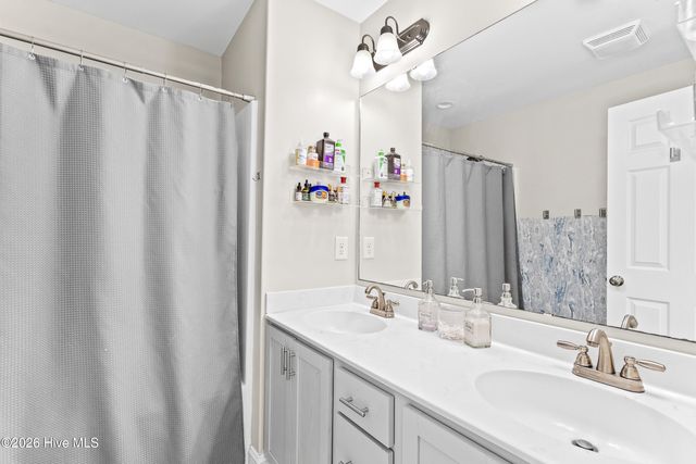 304 Maidstone Drive, Richlands, NC 28574