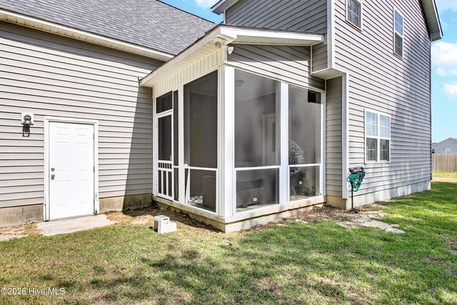 304 Maidstone Drive, Richlands, NC 28574