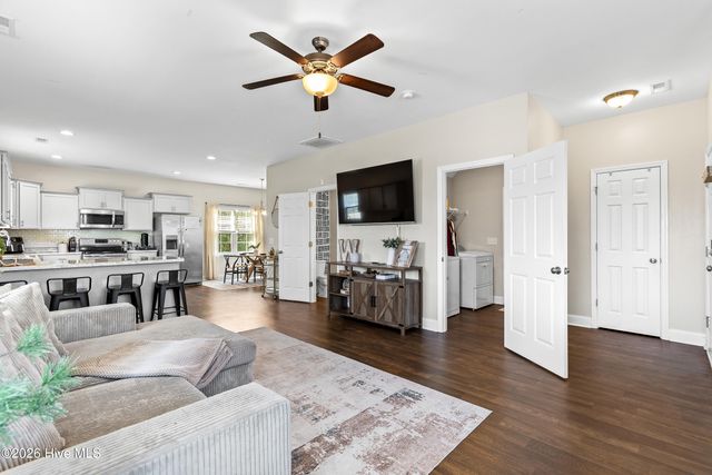 304 Maidstone Drive, Richlands, NC 28574