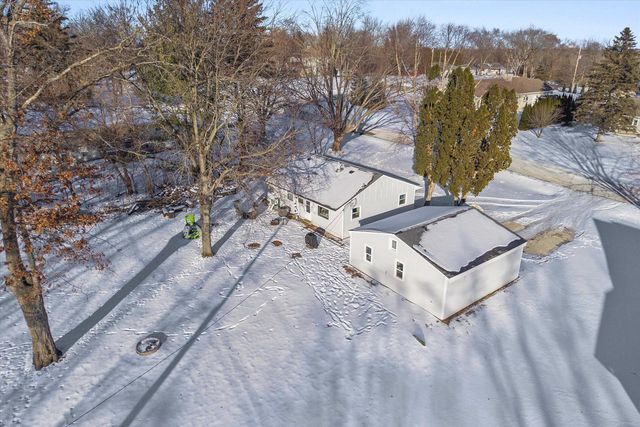 9257 S 94th STREET, Franklin, WI 53132
