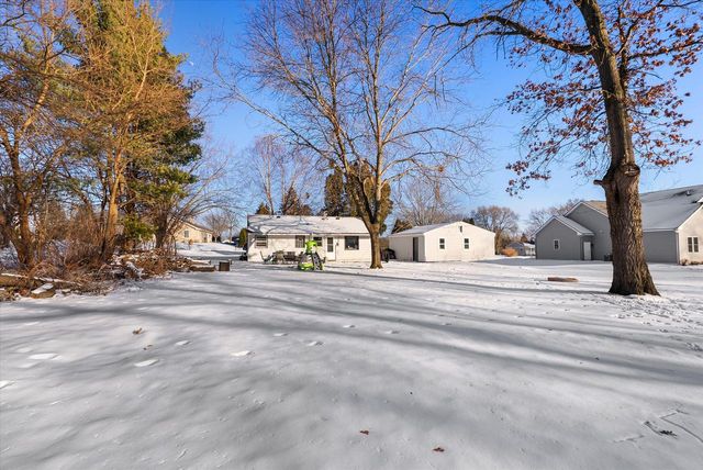 9257 S 94th STREET, Franklin, WI 53132