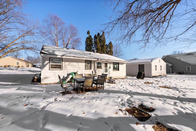 9257 S 94th STREET, Franklin, WI 53132