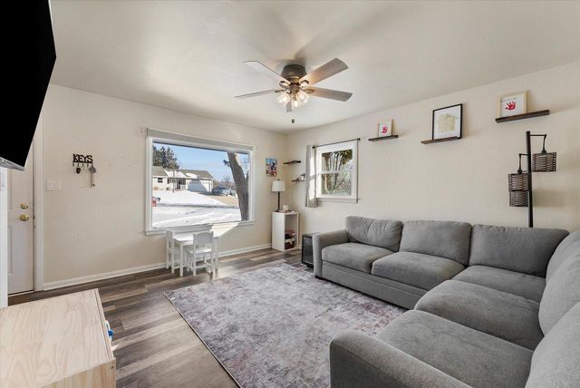 9257 S 94th STREET, Franklin, WI 53132