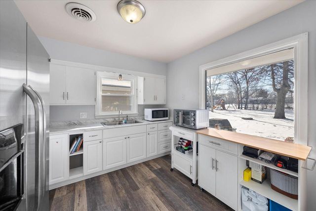 9257 S 94th STREET, Franklin, WI 53132