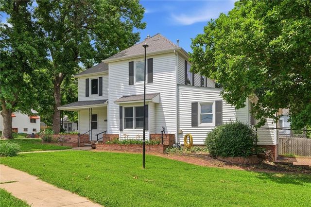 301 Allcutt Avenue, Bonner Springs, KS 66012