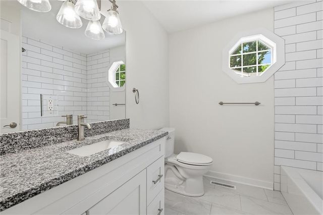 301 Allcutt Avenue, Bonner Springs, KS 66012