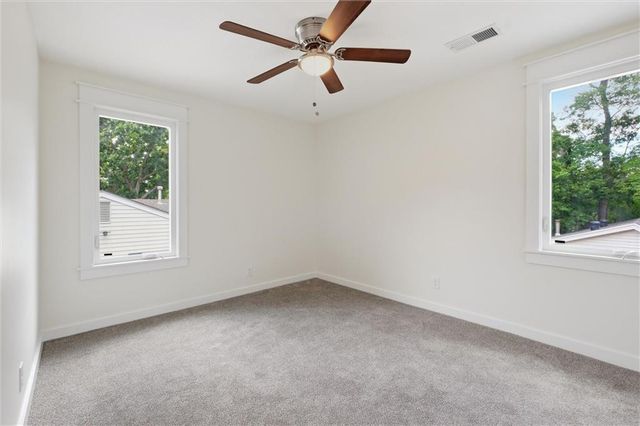 301 Allcutt Avenue, Bonner Springs, KS 66012
