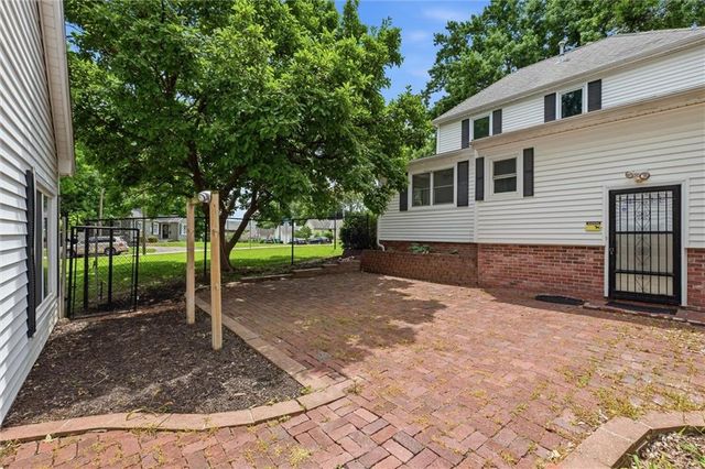 301 Allcutt Avenue, Bonner Springs, KS 66012