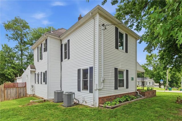 301 Allcutt Avenue, Bonner Springs, KS 66012