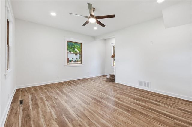 301 Allcutt Avenue, Bonner Springs, KS 66012