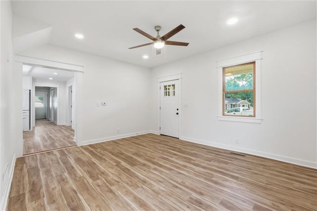 301 Allcutt Avenue, Bonner Springs, KS 66012