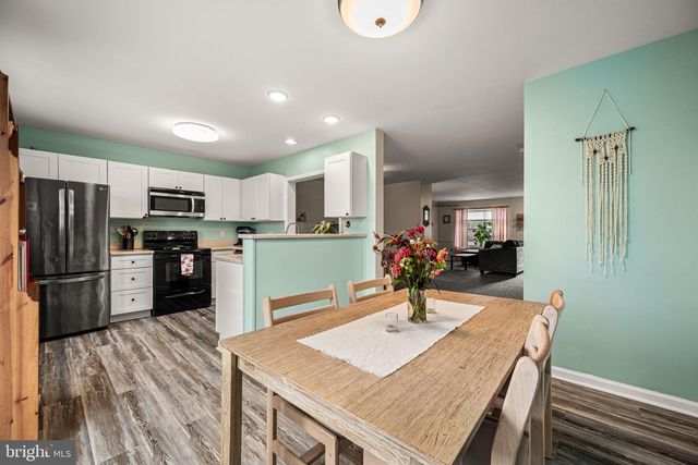 11 LINDEN CT, Boyertown, PA 19512