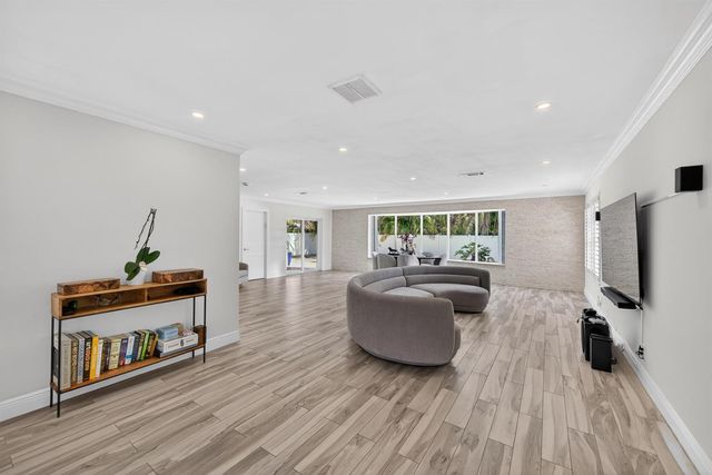 850 W Camino Real, Boca Raton, FL 33486