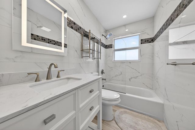 850 W Camino Real, Boca Raton, FL 33486