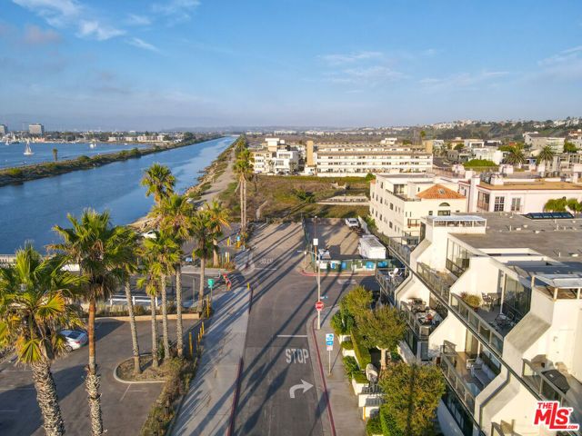 6209 Pacific Avenue 102, Playa Del Rey (los Angeles), CA 90293