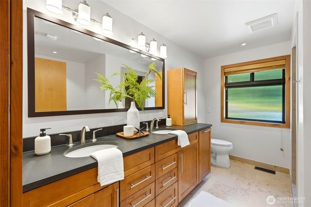 6420 282nd Avenue SE, Issaquah, WA 98027