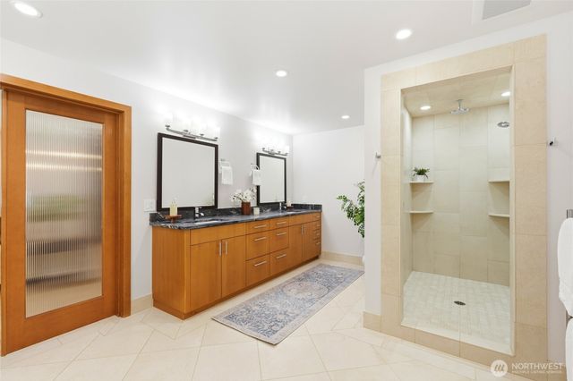 6420 282nd Avenue SE, Issaquah, WA 98027