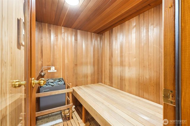 6420 282nd Avenue SE, Issaquah, WA 98027