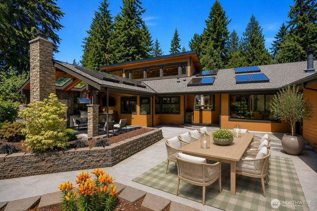 6420 282nd Avenue SE, Issaquah, WA 98027