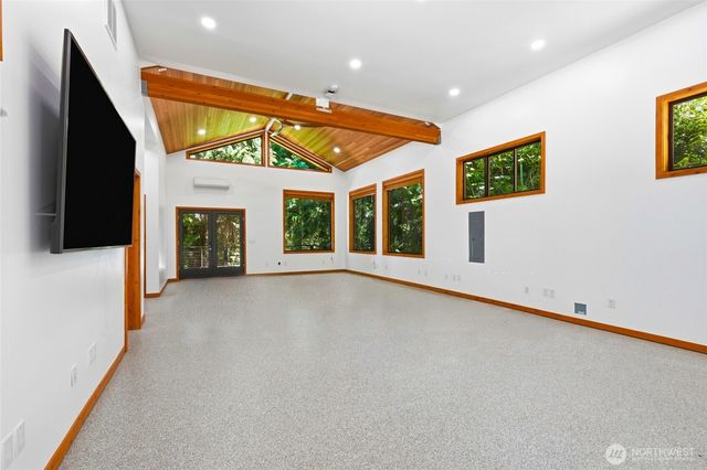 6420 282nd Avenue SE, Issaquah, WA 98027