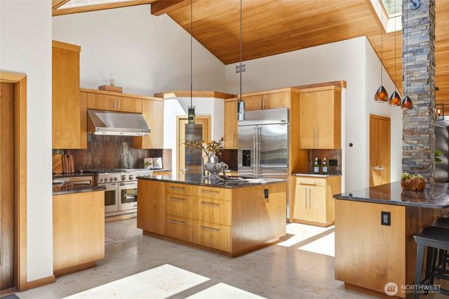 6420 282nd Avenue SE, Issaquah, WA 98027