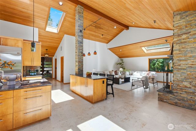6420 282nd Avenue SE, Issaquah, WA 98027