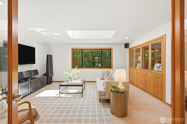 6420 282nd Avenue SE, Issaquah, WA 98027