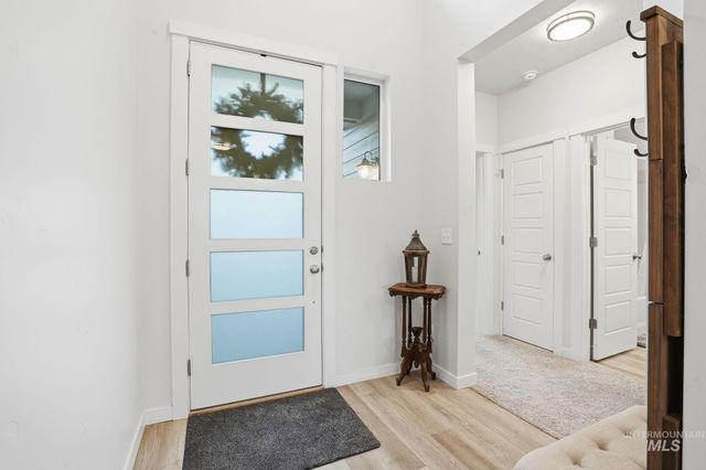 5920 W Hamm Ln, Eagle, ID 83616