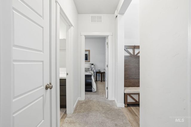 5920 W Hamm Ln, Eagle, ID 83616