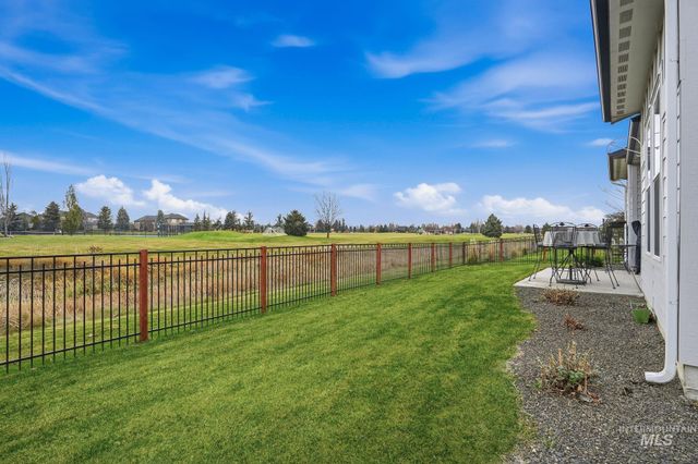 5920 W Hamm Ln, Eagle, ID 83616