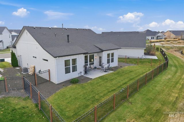 5920 W Hamm Ln, Eagle, ID 83616