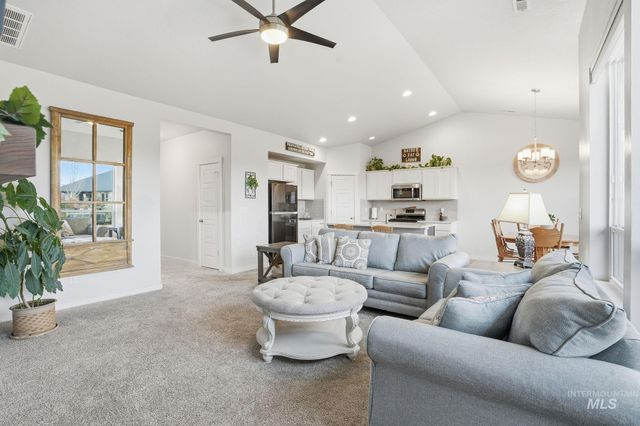 5920 W Hamm Ln, Eagle, ID 83616