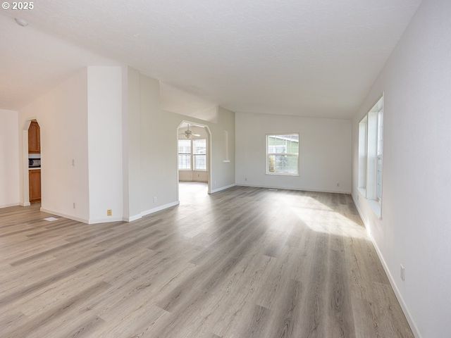 1805 Ne 94TH St 37, Vancouver, WA 98665