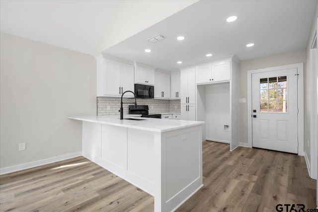 427 W. Harmony St., Tyler, TX 75702