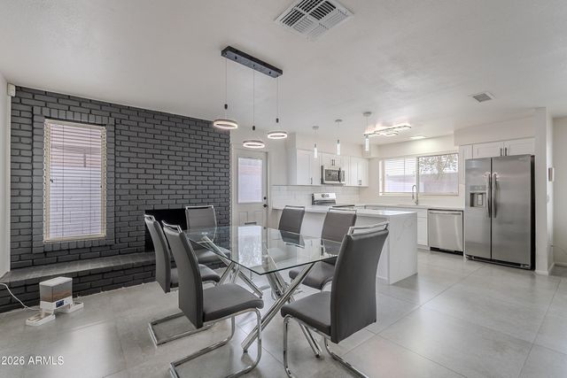 5817 S SIESTA Lane, Tempe, AZ 85283