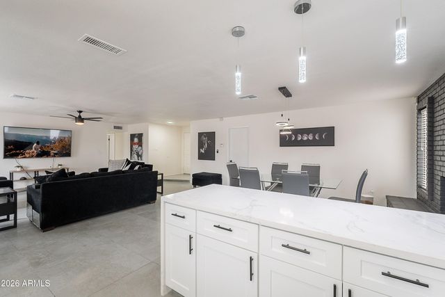 5817 S SIESTA Lane, Tempe, AZ 85283