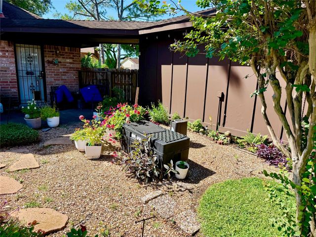 13014 N Venice Lane, Stafford, TX 77477