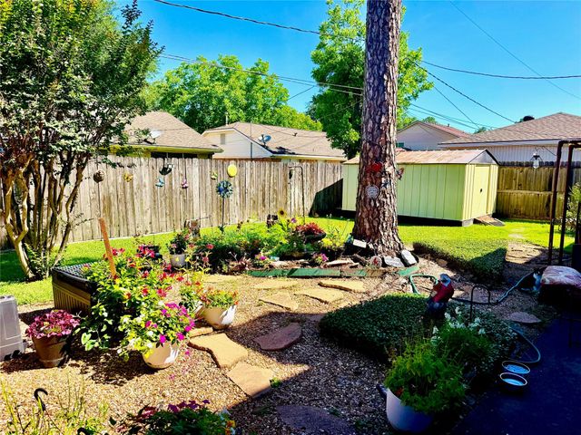 13014 N Venice Lane, Stafford, TX 77477