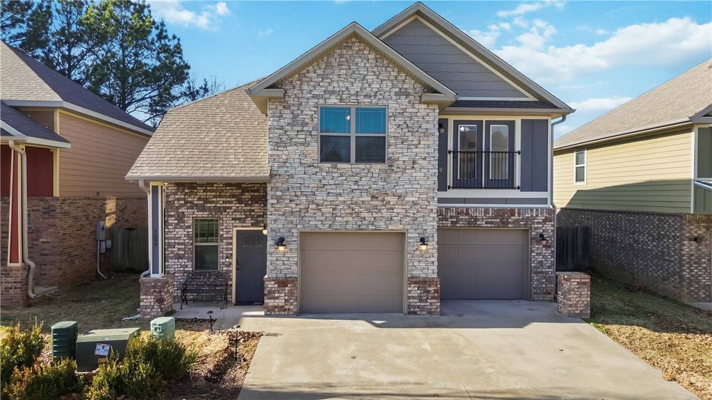 1299 N Sicily Lane, Fayetteville, AR 72704